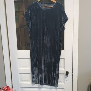 Chic Velvet Navy Midi Dress